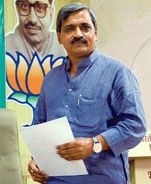 BJP flags AAP raids on traders