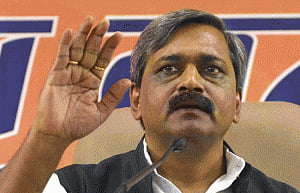 Supporters of Delhi BJP chief demand ticket for their leader