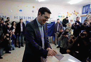 Greece begins voting in make-or-break election