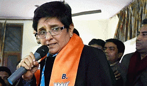 AAP vs BJP gets uglier, Bedi approaches police against Vishwas