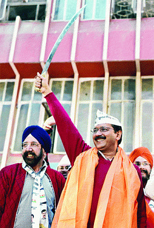 Kejri moves EC against BJP over 'updravi gotra'