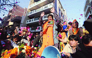BJP, AAP get massive shows on the road