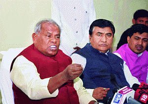 Nitish camp wants to sit in Opposition