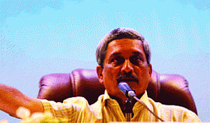 It's 'suicidal' blast, Parrikar sticks to stand
