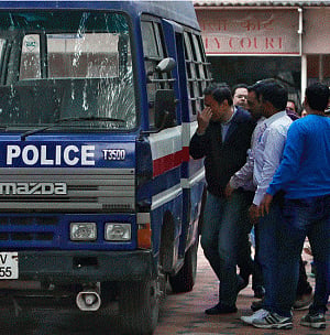 Defence Ministry worker arrested for helping Petro leak module