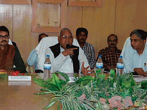 J'khand govt may ban pvt pratice by govt doctors: minister