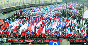 Thousands march in Russia