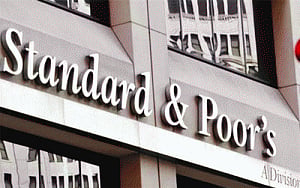 S&P puts negative outlook on UK's top rating over EU referendum