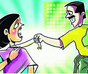 CHAIN SNATCHERS FROM BADlANDS OF UP YANK POlICE'S CHAIN