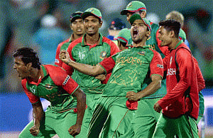 Bangladesh knock out England to set up quarters with India