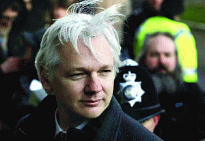 Sweden offers to quiz Assange in UK