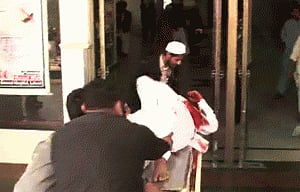 14 dead, 68 injured in suicide blasts at two churches in Pak