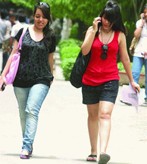 Draconian dress code leaves social media in stitches