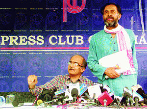 Aam Aadmi, khaas battle: Warring camps trade barbs