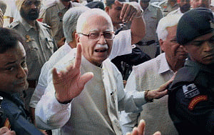 SC issues notice to Advani, others in Babri demolition case
