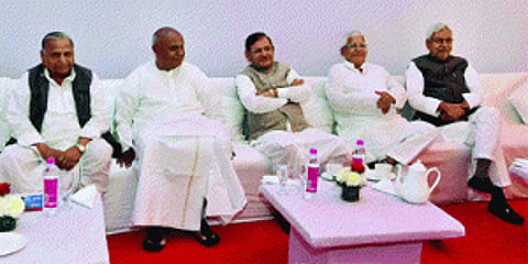 lalu clears decks for Janata Parivar merger