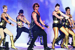 Bollywood hungama opens ipl-8