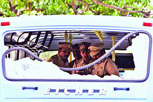 Cops' slayer among 5 SIMI undertrials killed while fleeing