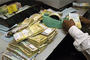 Income Tax collections to fall short by Rs 9,000 crore