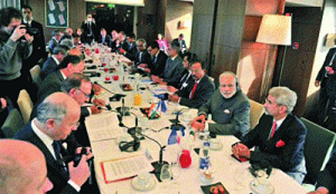 Modi woos French businesses with 'Make in India' initiative