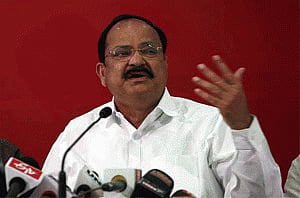 Snooping on Netaji's family: Venkaiah Naidu favours probe