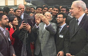 Modi takes selfie with Indian students in France
