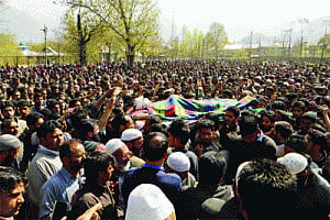 Killing of youth triggers protests in Kashmir