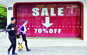 China's eco slows further, Q1 growth dips to 7%