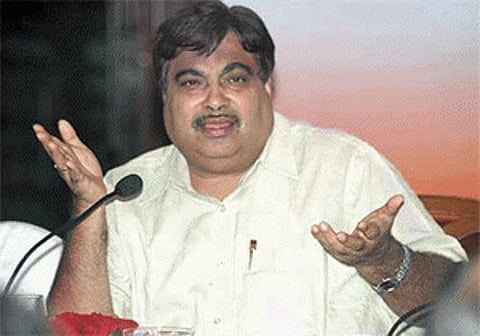 Gadkari says JNPT,SCI can raise Rs 1 tln in cheap foreign debt
