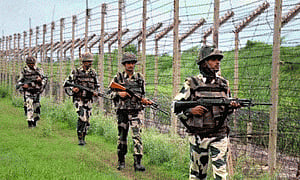 Pak violates ceasefire along border