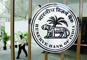 Farmer suicides 'complicated' issue, formal finance is key: RBI