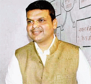 Pilot project in 2 Maha districts to combat agrarian crisis:CM