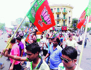 Strike cripples normal life in West Bengal