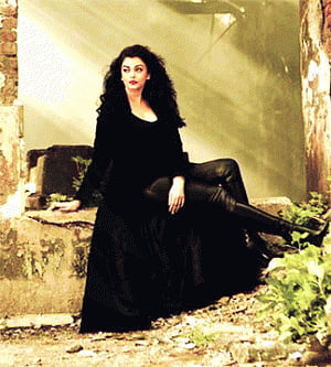BANDEYaA NEW lOOK RElEASED