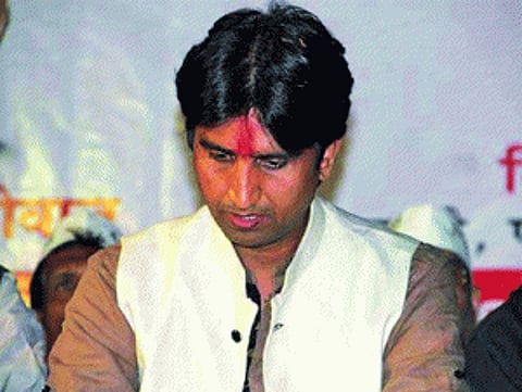 Trust is casualty of Vishwas' silence on fling talk