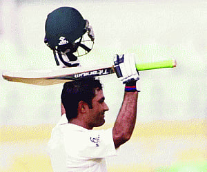 Pakistan take charge of second Test