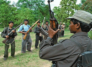 Naxals hold 500 villagers hostage ahead of PM's Ch'garh visit
