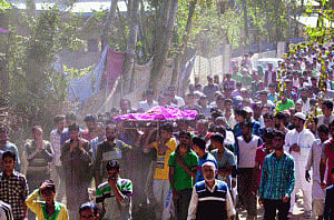 Ex-militant, 3-yr-old son killed in Baramulla