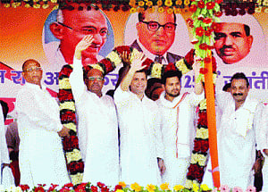 Rahul starts Bihar poll campaign, attacks Modi