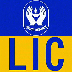 With over 9% holding in banks, lIC stakes a worry, says Mundra