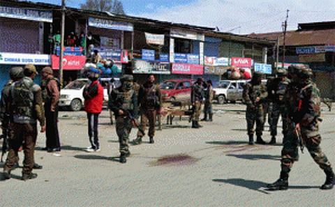 Militants attack BSNl outlet in Sopore; 1 killed, 2 injured