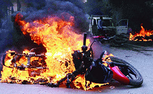 Massive violence mars Bengal civic polls