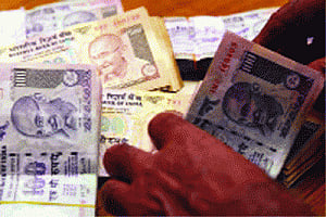 CAD shrinks massively to 0.2% of GDP in Q4 of FY15