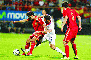 Cesc helps Spain to 2-1 win