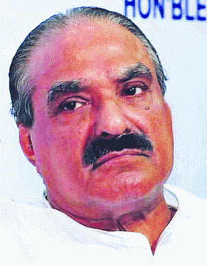 Bar bribery: Chargesheet unlikely against Kerala FM