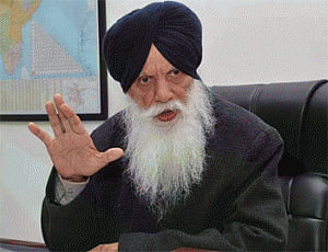 Sikhs in NY hurl shoes at delegation led by Punjab minister
