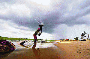 Monsoon defies doomsayers, rains hope