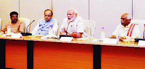 PM-unions' talks on 'hire & fire' law fail to break ice