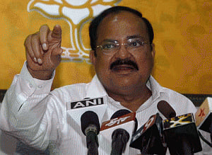 Cong disturbed by popularity of Modi, says Venkaiah Naidu