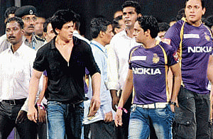 MCA lifts ban on SRK, but won't support Chavan